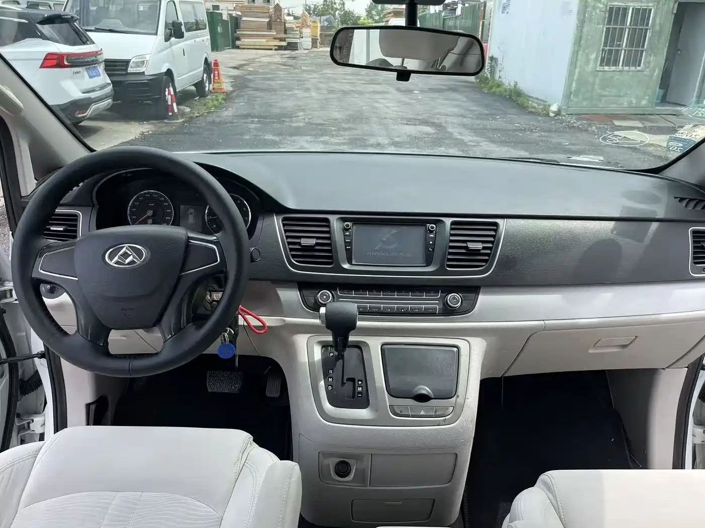 SAIC Maxus Maxus G10 2015 2.0T Automatic Commemorative Edition фото 6