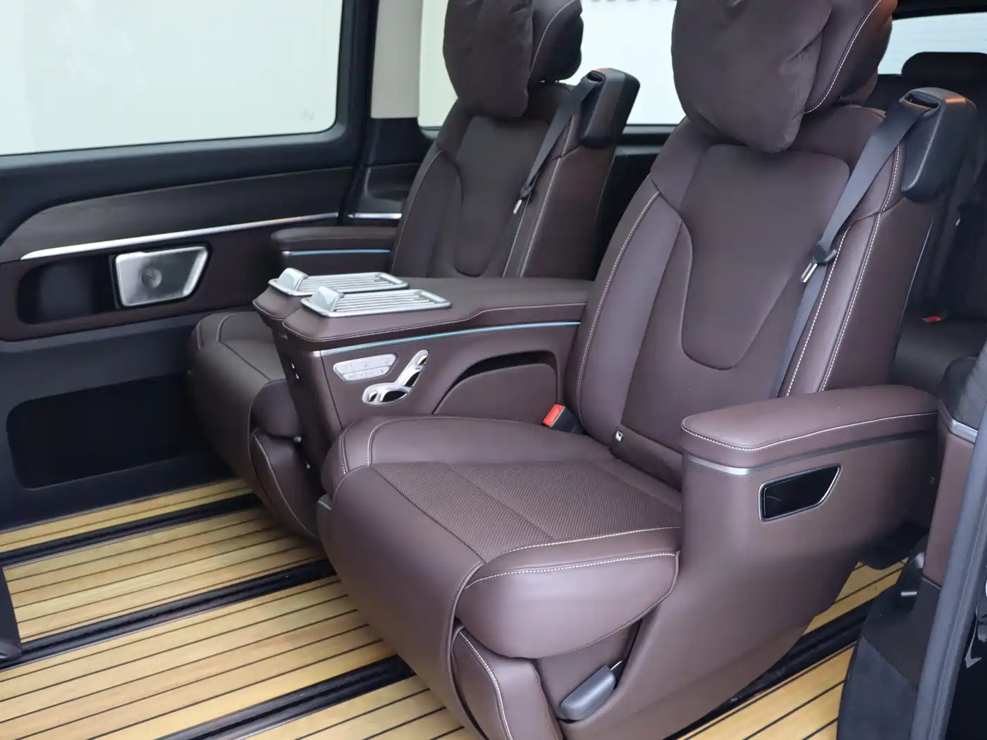 Mercedes-Benz V-Class 2025 2024 V 300 L Long Wheelbase Luxury Edition