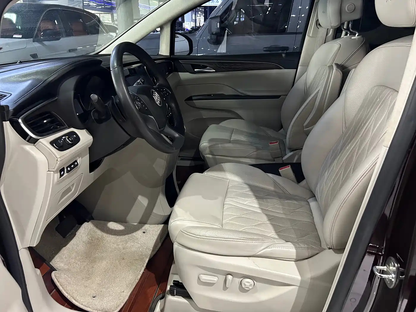 Buick GL8 2017 28T Avenir China V фото 3