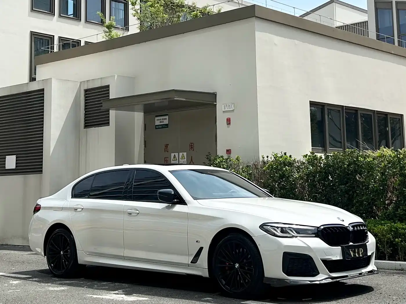BMW 5 Series 2022 Model Second Facelift 530Li Leading M Sport Package фото 3