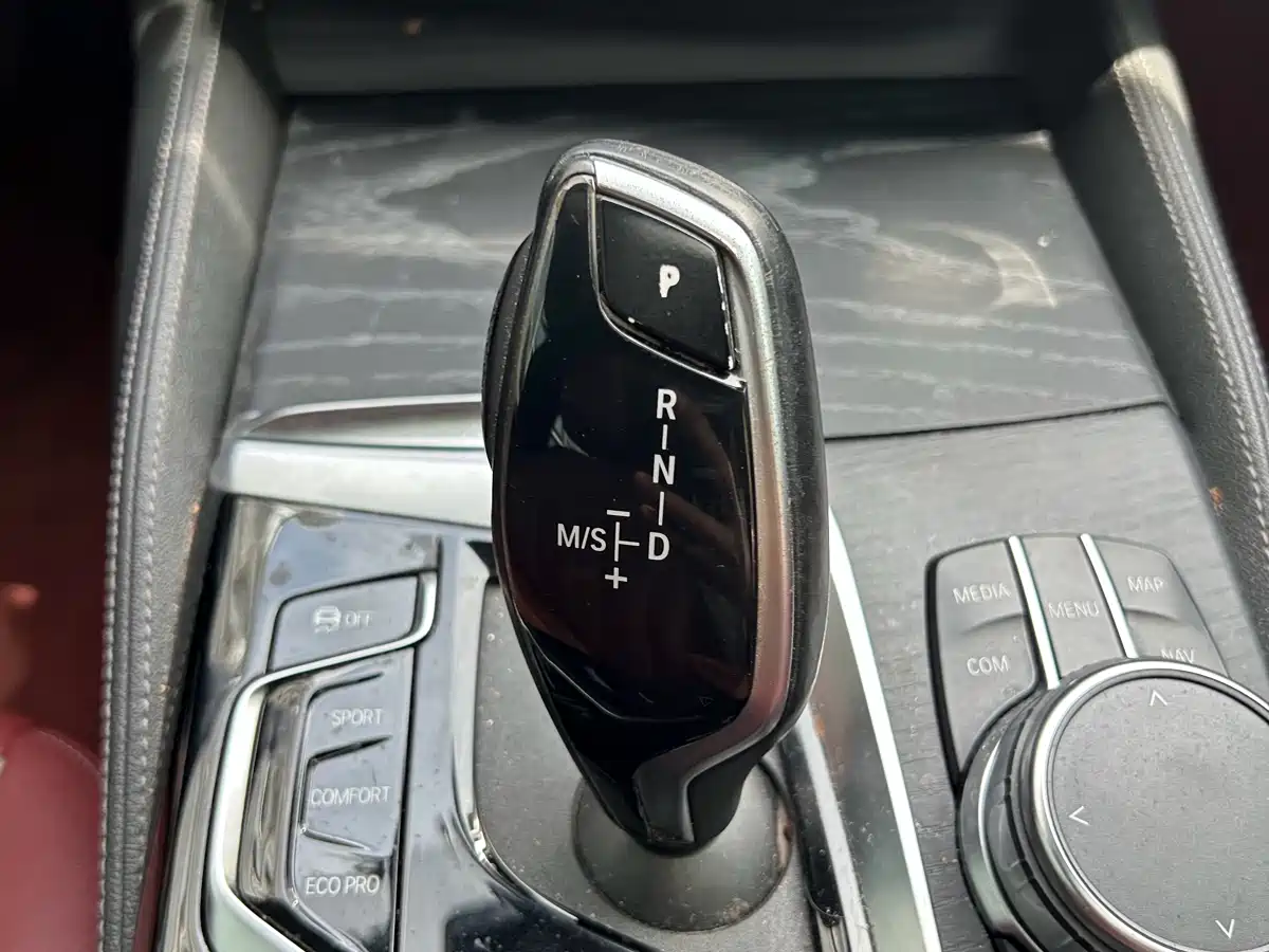 BMW 5 Series 2022 Model Second Facelift 530Li Leading M Sport Package фото 15