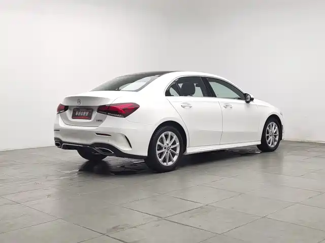 Mercedes-Benz A-Class 2020 Facelift A 200 L Sport Sedan Fashion — фото 2