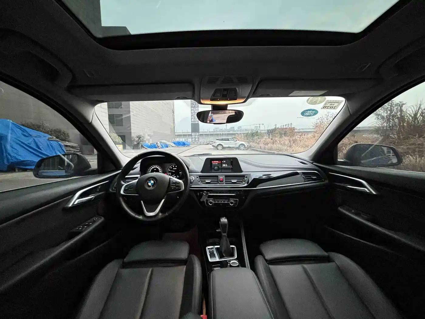 BMW 1 Series 2018 118i Sport Edition фото 17