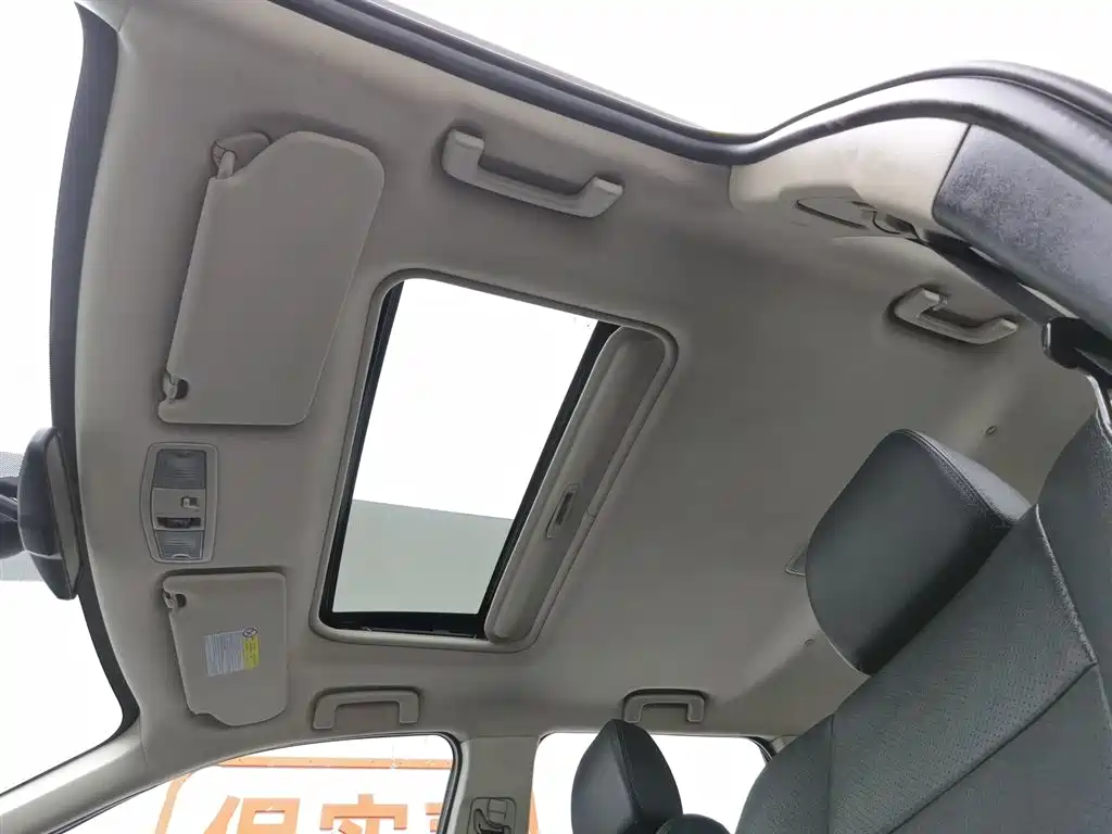 Mitsubishi Outlander 2018 2.4L 4WD Luxury Edition 7-seater фото 14