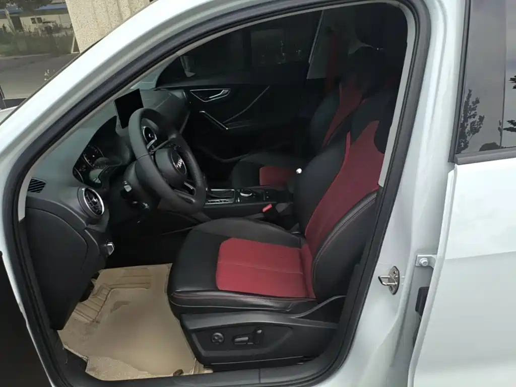 Фото 15 - Audi Q2L