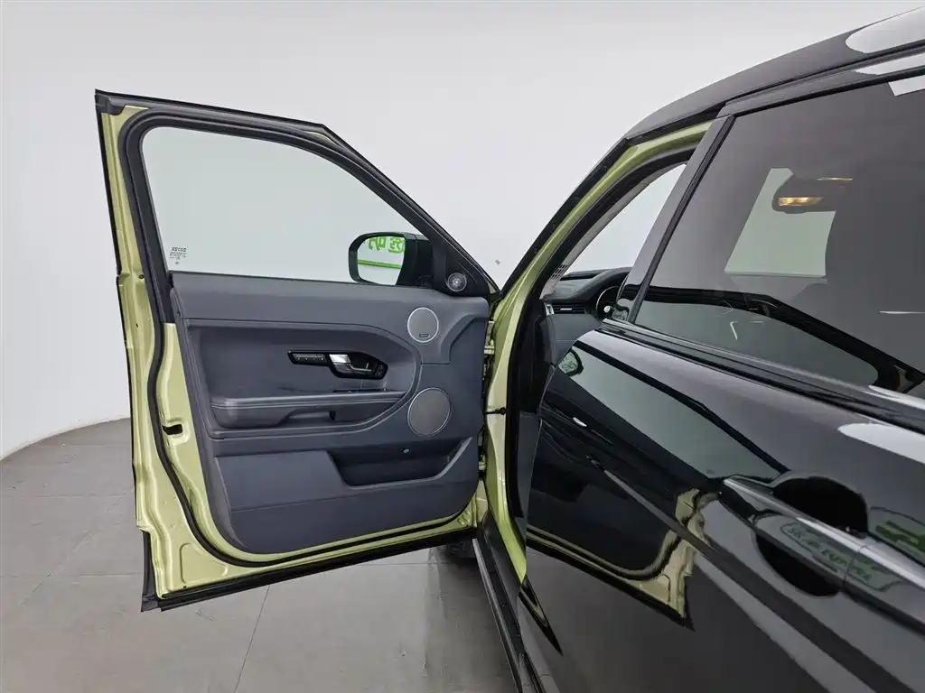 Land Rover Range Rover Evoque (Import) 2012 2.0T 5-door Dynamic Edition фото 8