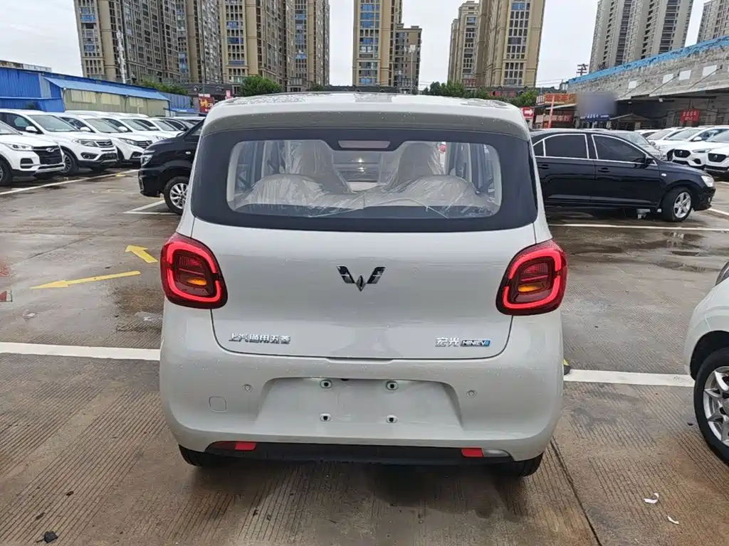 Wuling Motors Hongguang MINIEV 2026 2025 4-Door Advanced