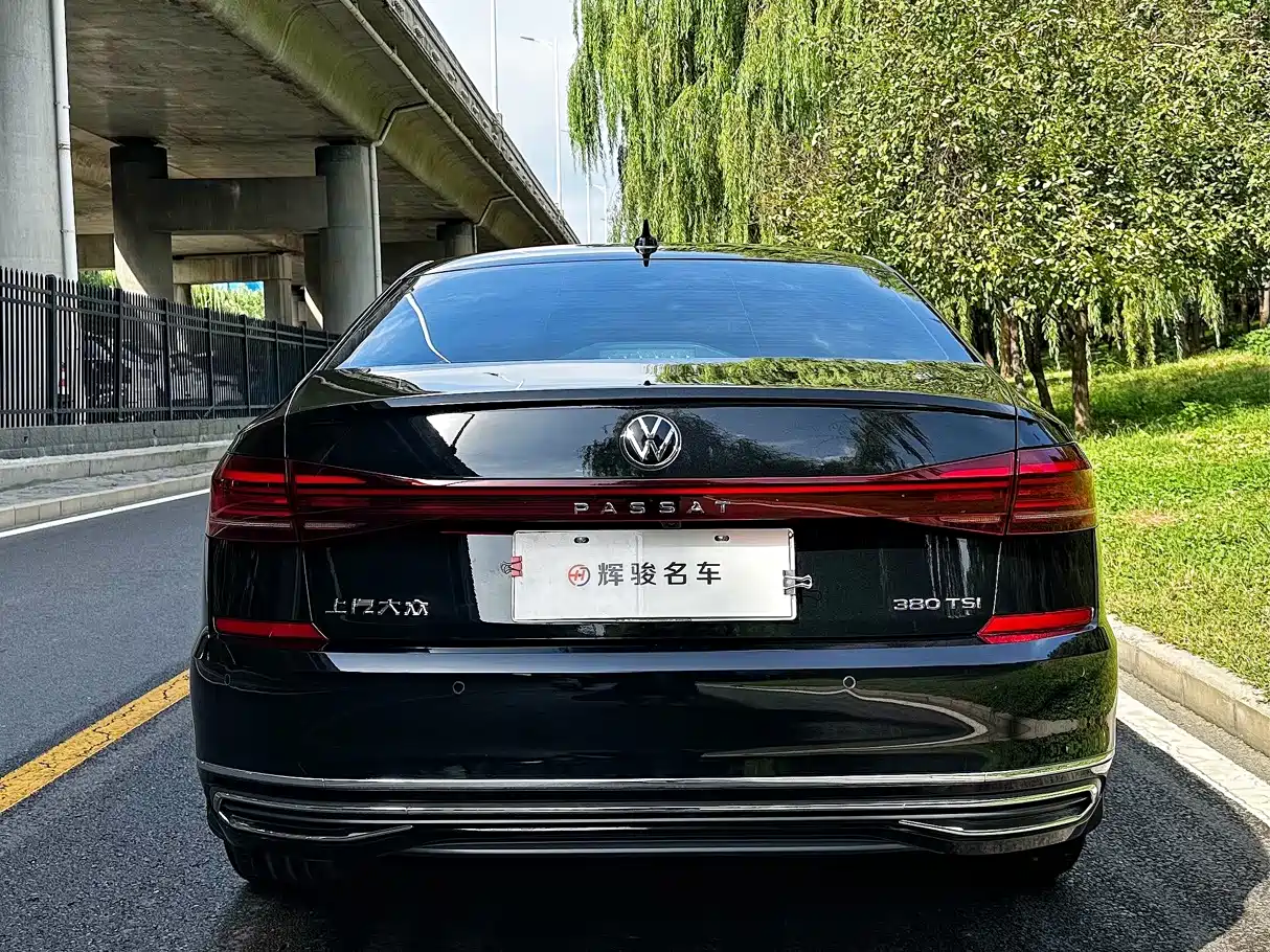 Volkswagen Passat 2026 2026 Outstanding Edition 380TSI Starlight Dragon Soaring Version