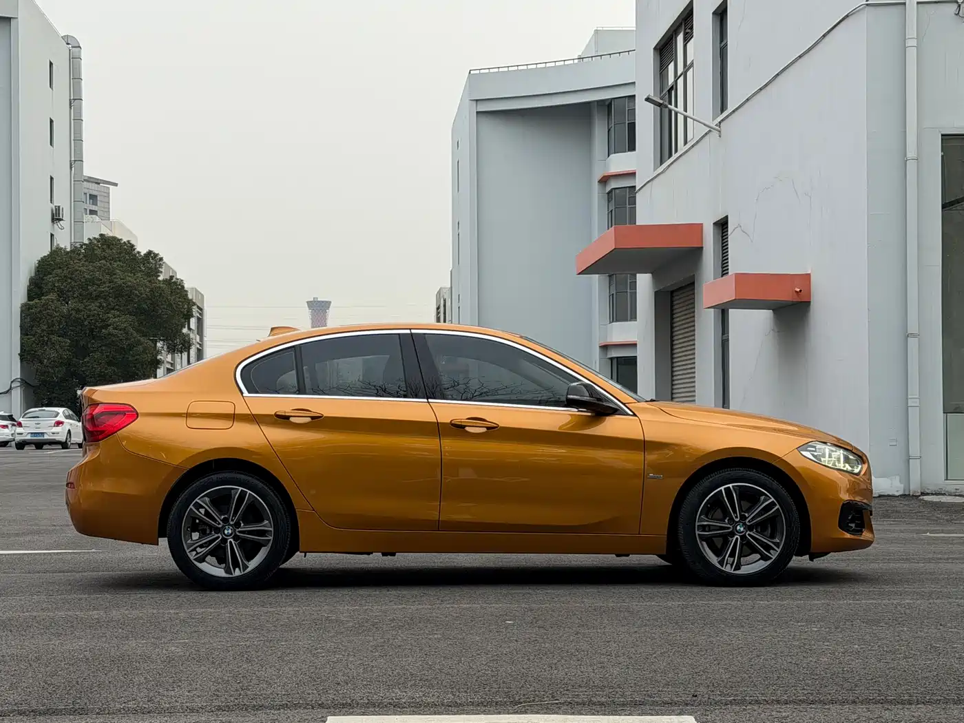 BMW 1 Series 2017 118i Sport фото 8