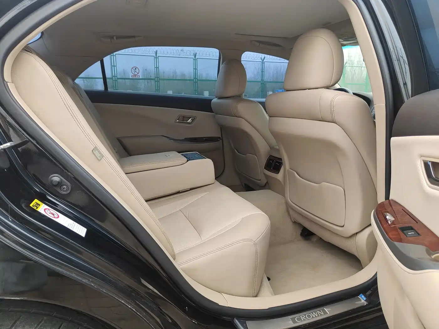 Toyota Crown 2012 2.5L Royal Saloon фото 10