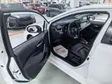 Фото 8 - Toyota Corolla