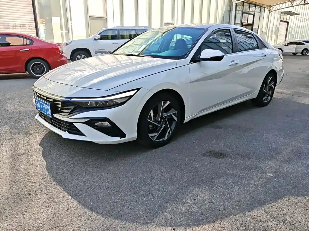  Hyundai Elantra 2023 1.5L CVT GLS Premium