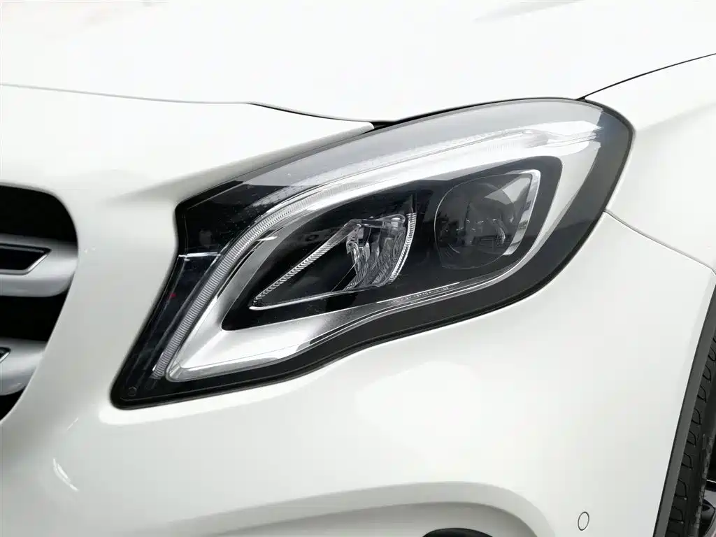 Mercedes-Benz GLA 2018 GLA 200 Fashion фото 7