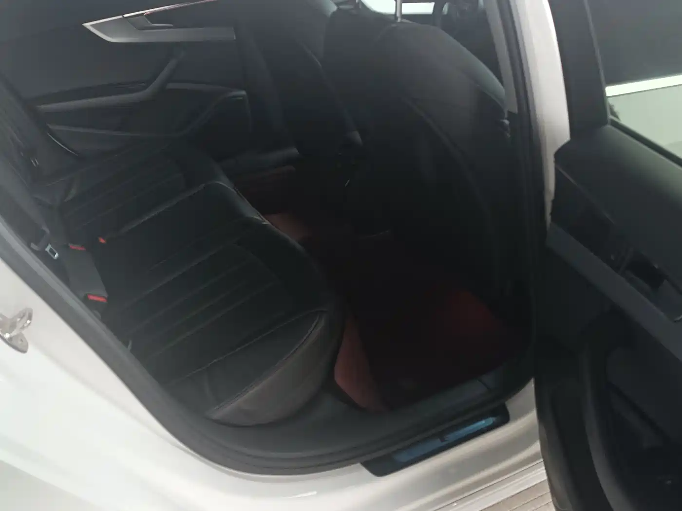 Audi A4L 2022 40 TFSI Luxury Dynamic фото 9