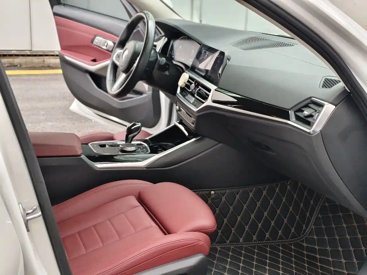 BMW 3 Series 2021 320Li M Sport Package фото 11