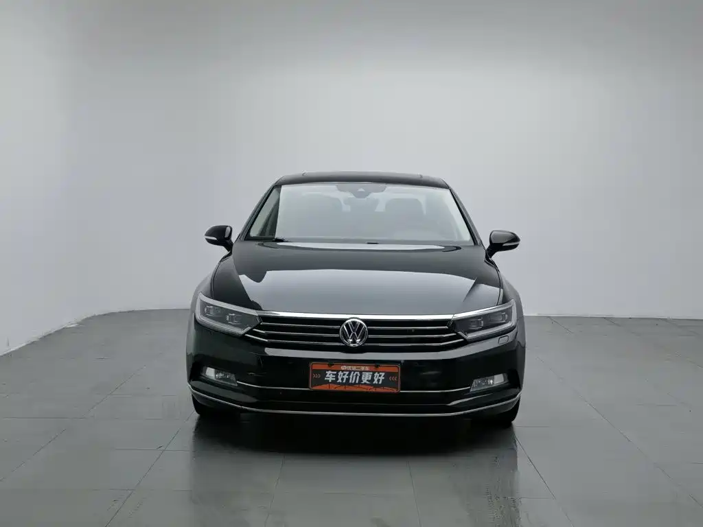 Photo 3 - Volkswagen Magotan
