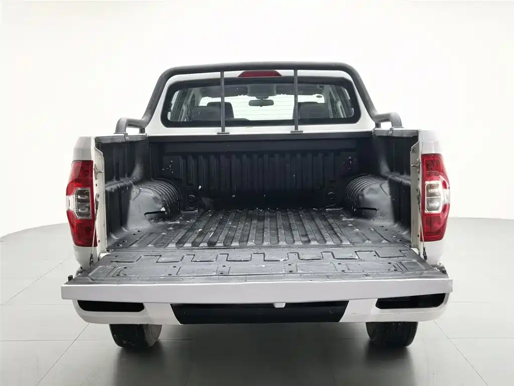 SAIC Maxus Maxus T70 2020 2.0T Gasoline Manual 2WD Elite Standard Bed High Chassis фото 16