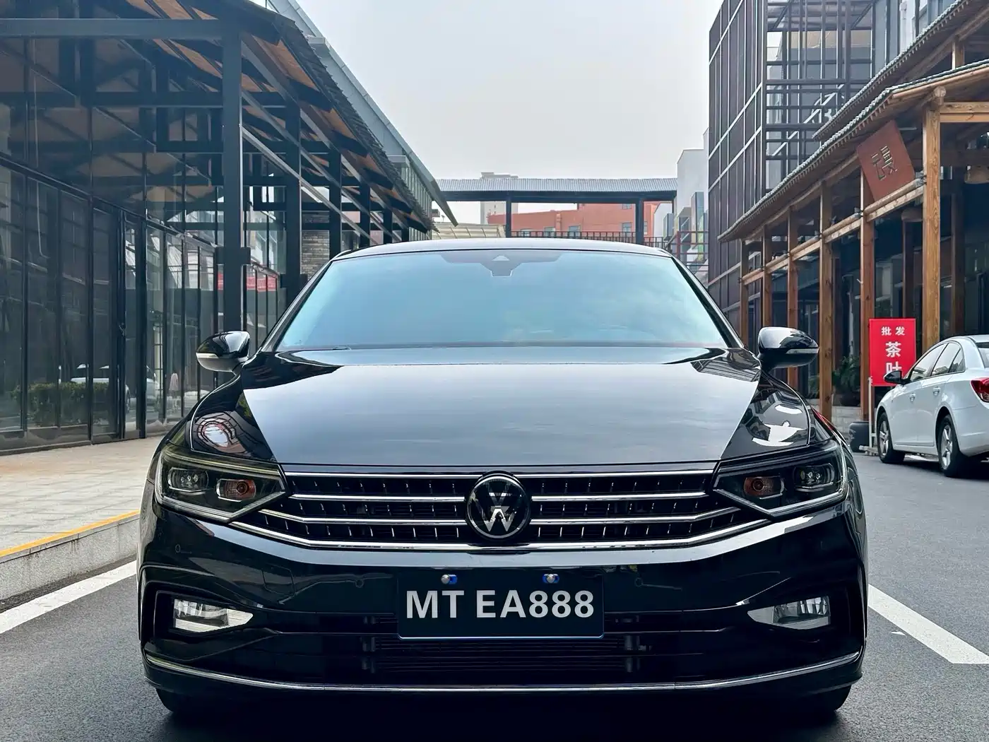 Volkswagen Magotan 2023 Model 2 Million Commemorative Edition 330TSI DSG Luxury фото 2