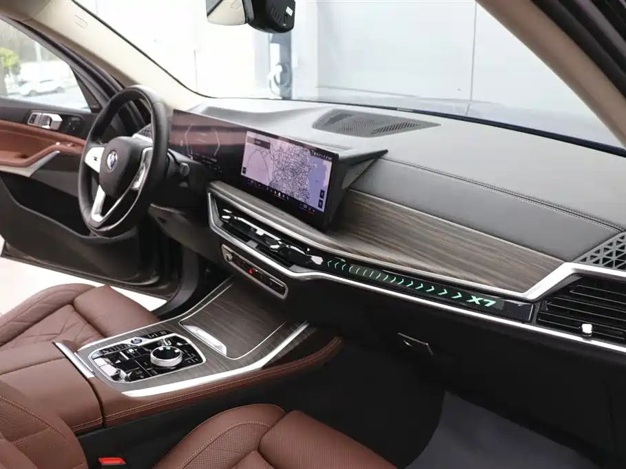 BMW X7 2023 xDrive40i Leading Luxury Package фото 23
