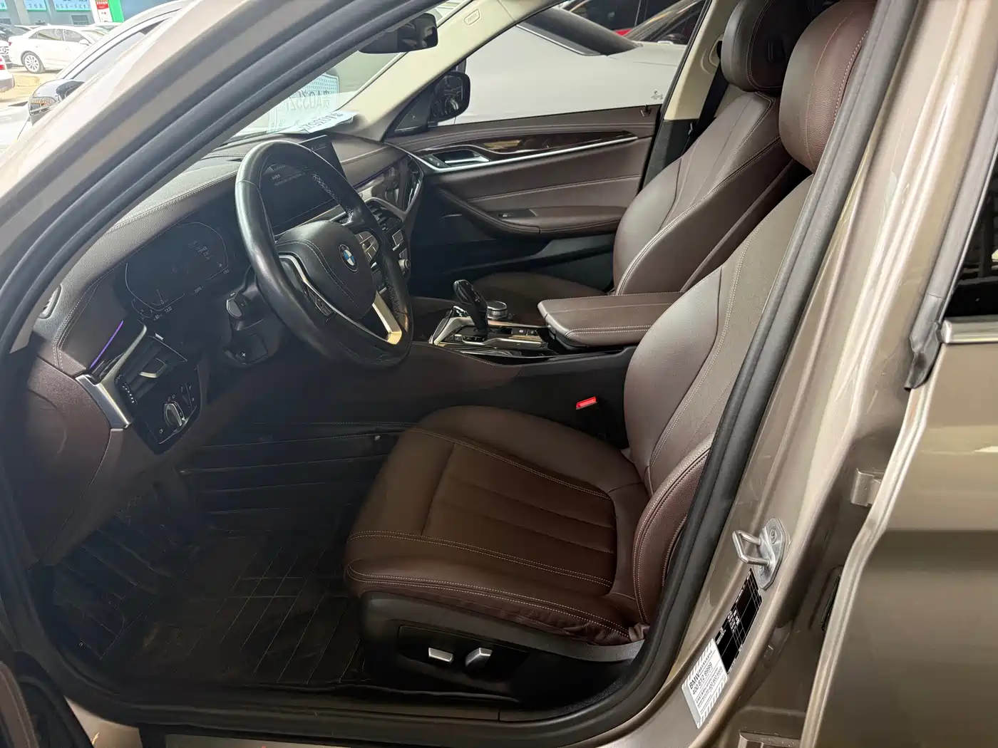 BMW 5 Series 2020 525Li Luxury Package фото 8