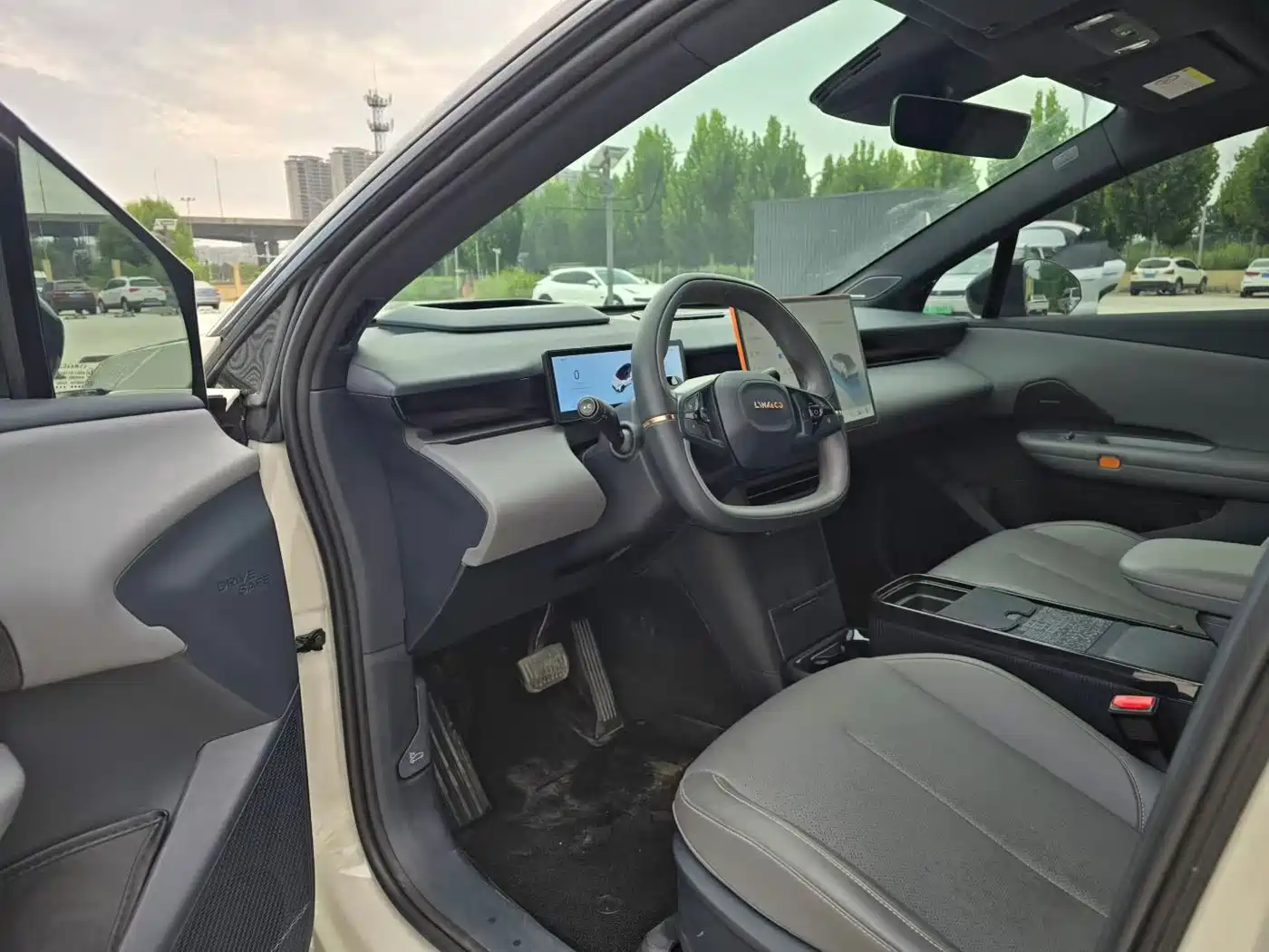 Photo 7 - Lynk & Co Z20