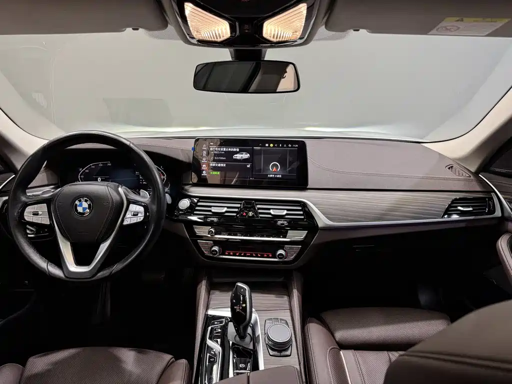 Фото 13 - BMW 5 Series