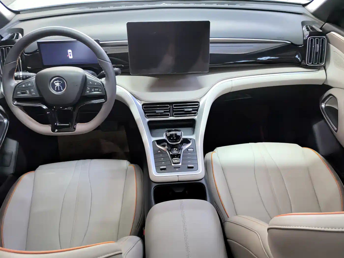 BYD Song Pro New Energy 2023 Champion Edition DM-i 110KM Surpassing Type фото 8