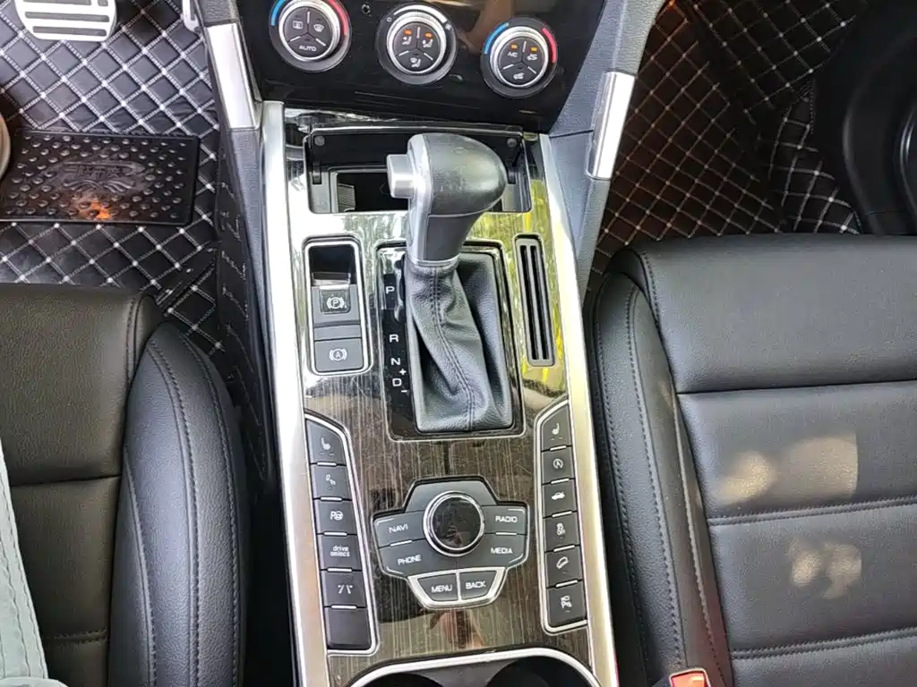 Фото 14 - Haval H7