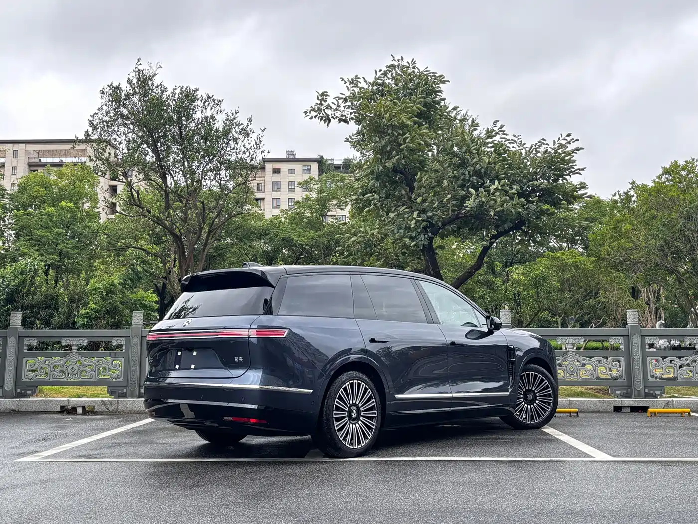 NIO ES8 2026 2025 Model 6-Seat Executive Luxury Edition