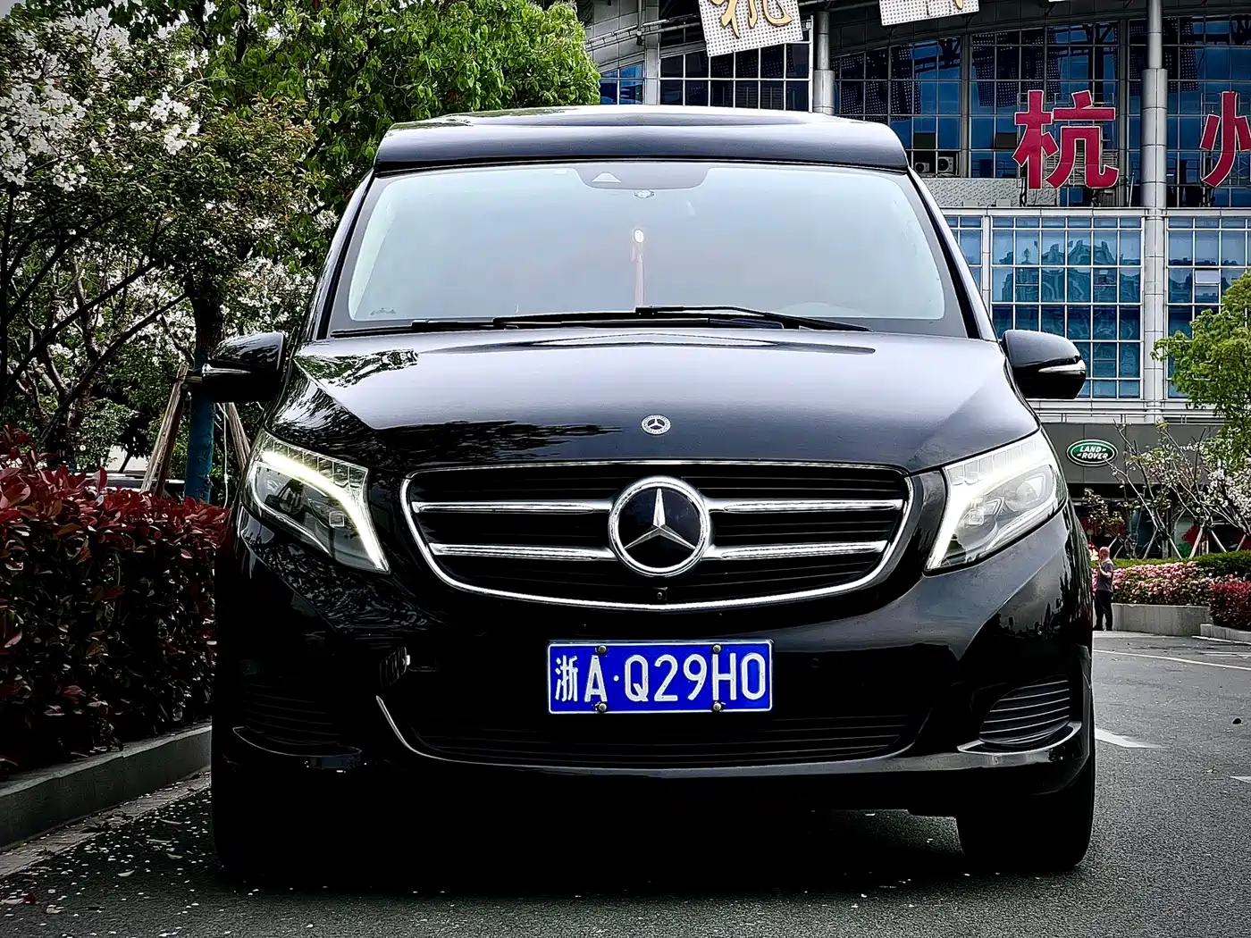 Mercedes-Benz V-Class 2017 Model V 260 L Premium Extended Edition фото 3