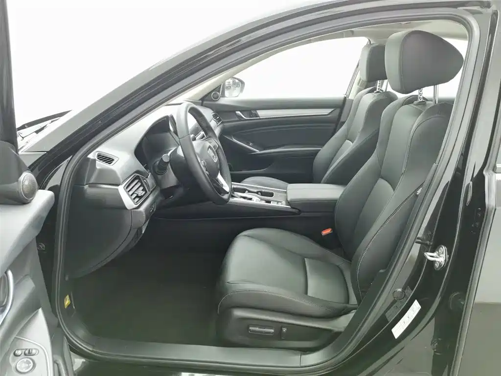 Honda Accord 2022 260TURBO Luxury Edition фото 10