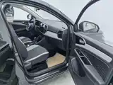 Photo 11 - Jetta VS5