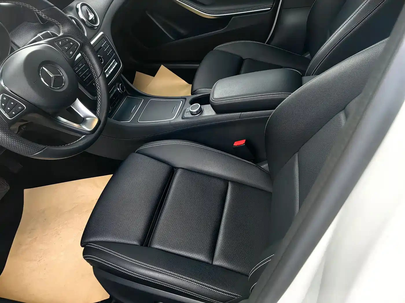 Mercedes-Benz GLA 2017 GLA 200 Dynamic фото 8