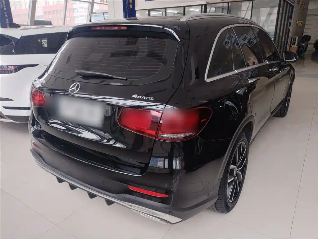 MERCEDES-BENZ GLC