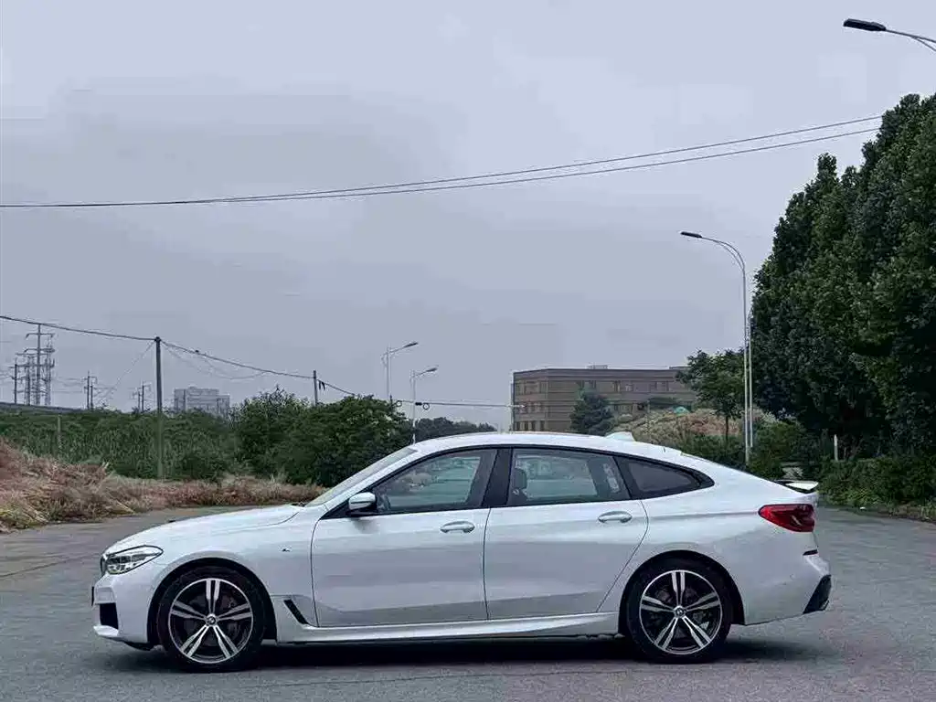 BMW 6 Series GT 2018 640i xDrive M Sport Package фото 7