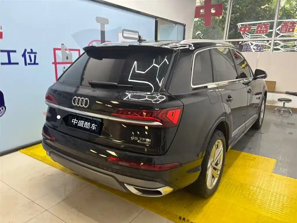 Audi Q7 2023 45 TFSI quattro S line Sport фото 6