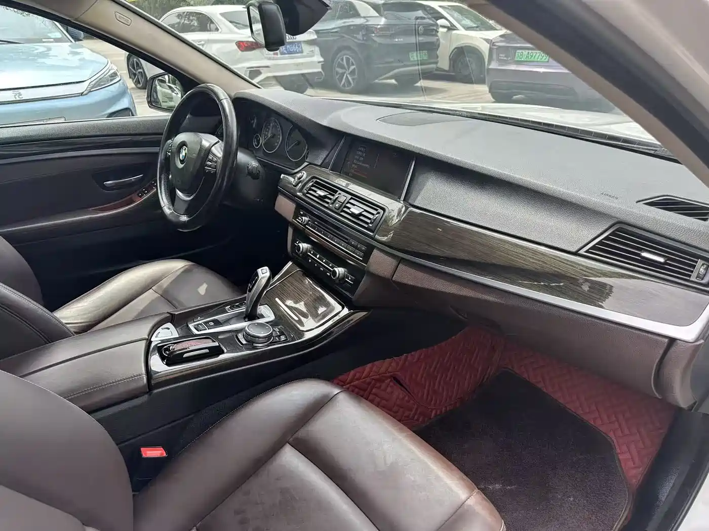 BMW 5 Series 2014 525Li Luxury Design Package фото 6