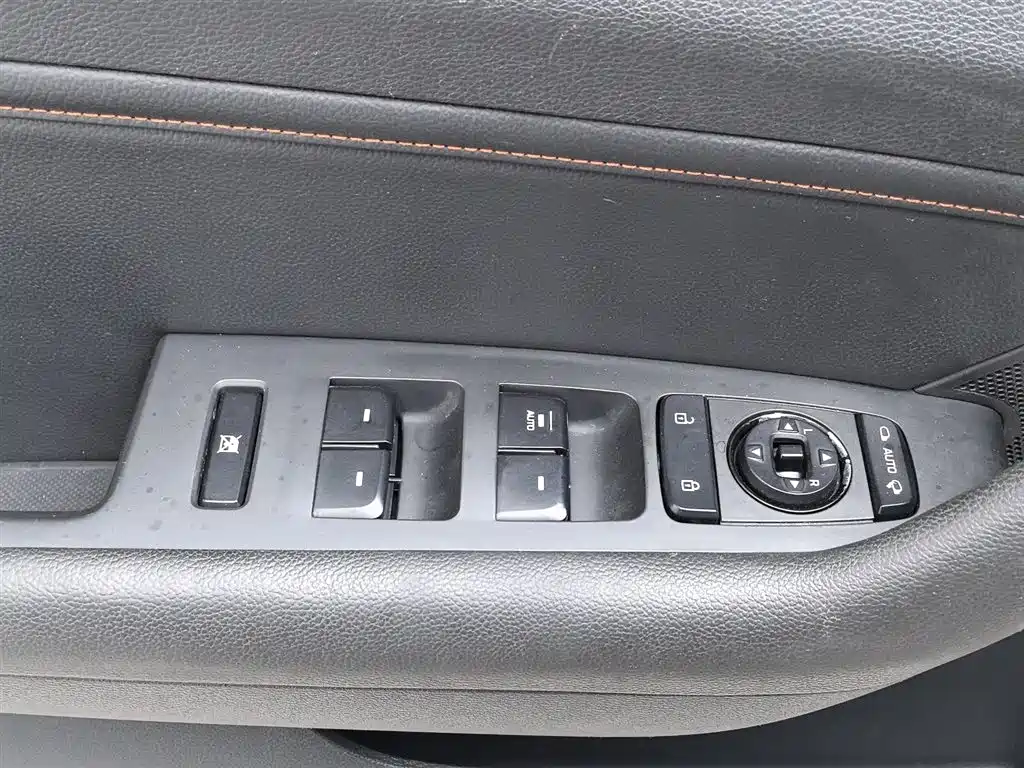 Hyundai Sonata 2015 1.6T GLS Smart фото 9