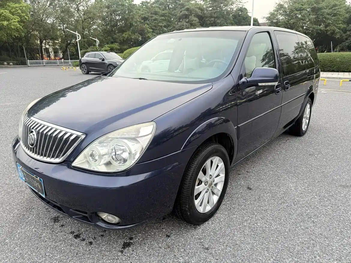 Фото 1 - Buick GL8