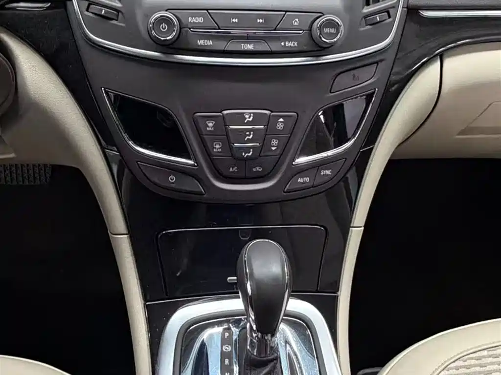 Buick Regal 2015 2.0L Leading Fashion Model фото 6