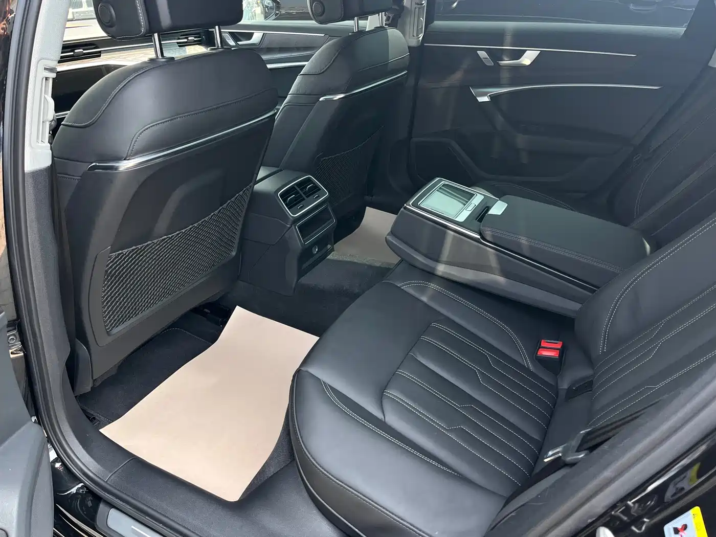 Audi A6L 2019 45 TFSI quattro Exclusive Elegance фото 8