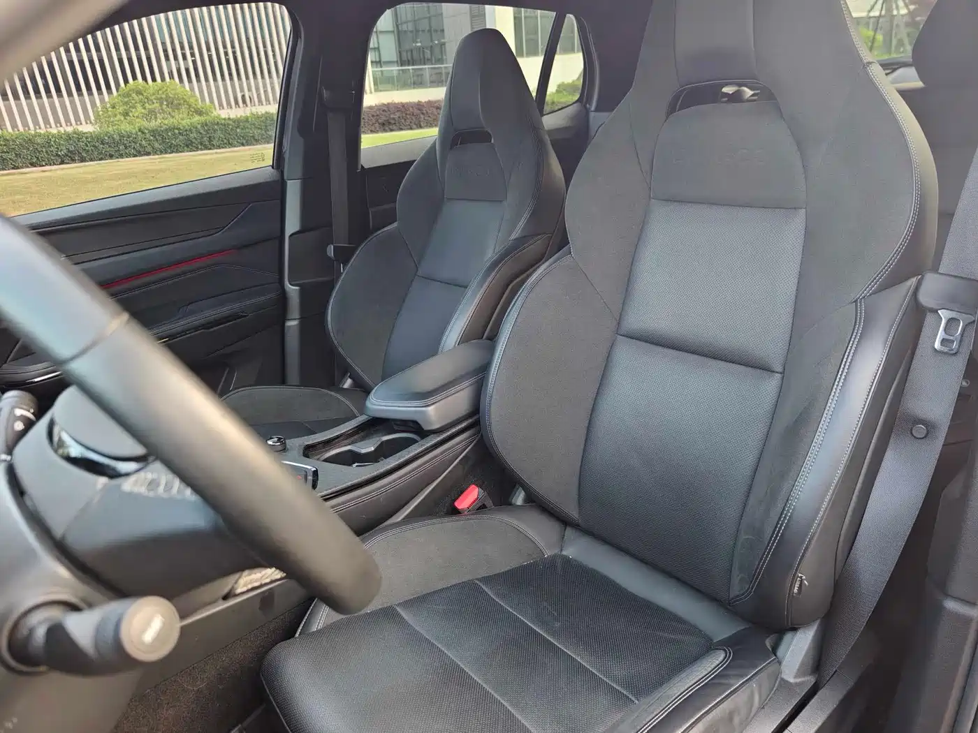 Lynk & Co 01 EM-P 2021 2021 1.5TD PHEV Halo