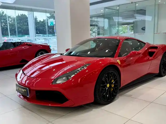 FERRARI 488