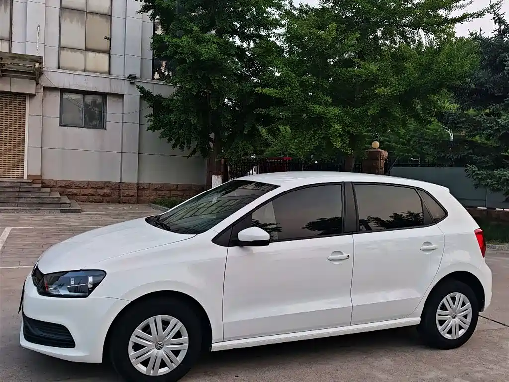 Volkswagen Polo 2016 1.4L Manual Trend фото 8