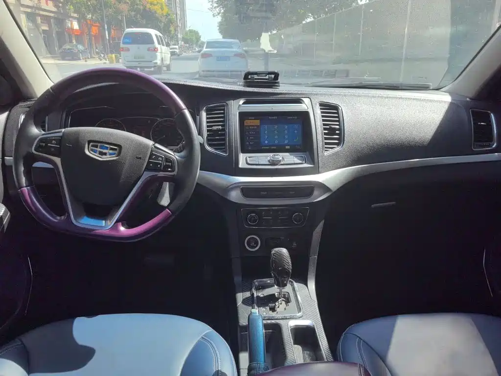 Фото 9 - Geely Vision