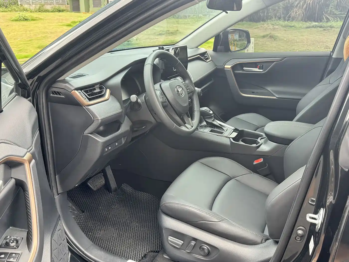 Toyota Wildlander 2024 2.0L CVT 2WD Urban Edition фото 10