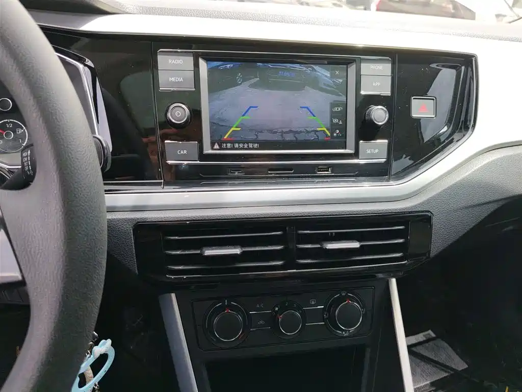 Volkswagen Polo 2019 Plus 1.5L Automatic Beats Trendy Edition фото 13
