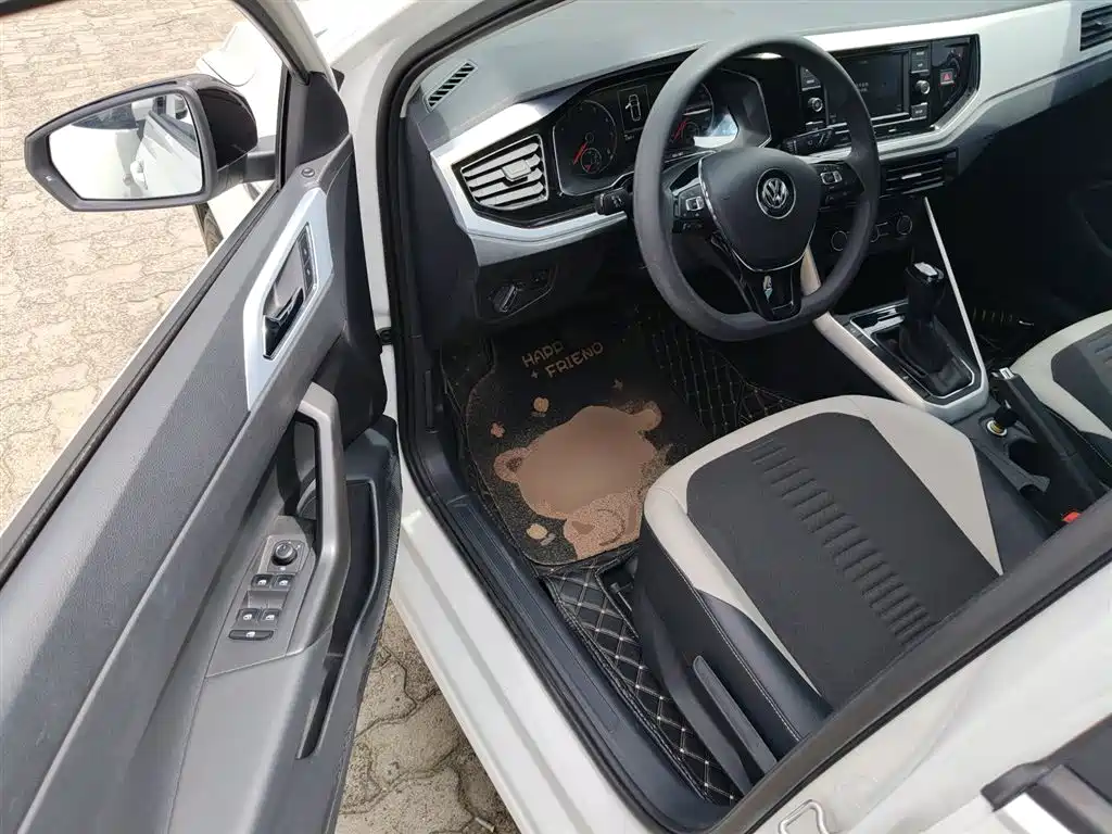Volkswagen Polo 2019 Plus 1.5L Automatic Beats Trendy Edition фото 16