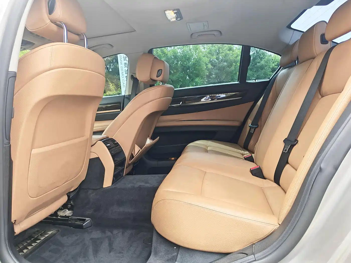 Фото 18 - BMW 7 Series