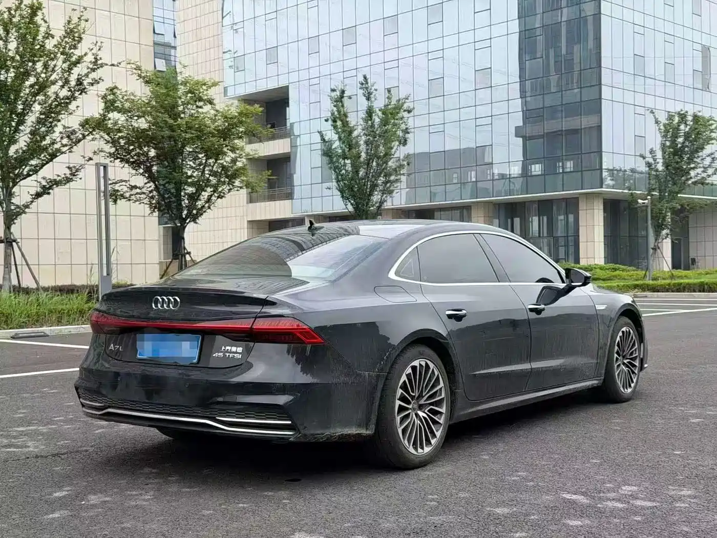 Audi A7L 2024 45TFSI S-line Dream Edition Crystal Package фото 2